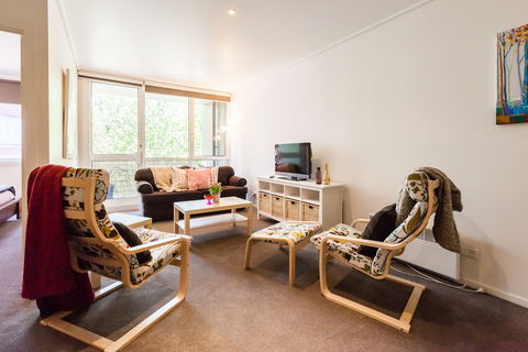 NAOMI, 2BDR South Melbourne Apartment - Kalgoorlie Accommodation 5