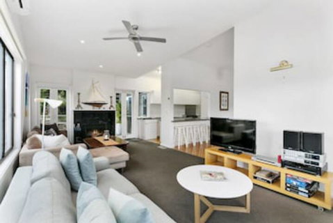 Tallarook Beach House - Kalgoorlie Accommodation 0