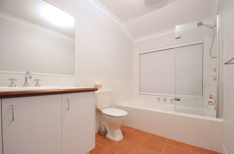 Halcyon Daze - Kalgoorlie Accommodation 0