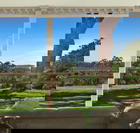 Your Luxury Escape - Paul's Farmhouse - Kalgoorlie Accommodation