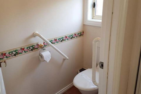 Cobram Cottage - Kalgoorlie Accommodation 3