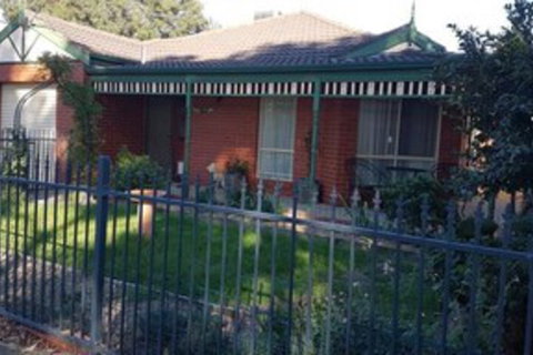 Cobram Cottage - Kalgoorlie Accommodation 2