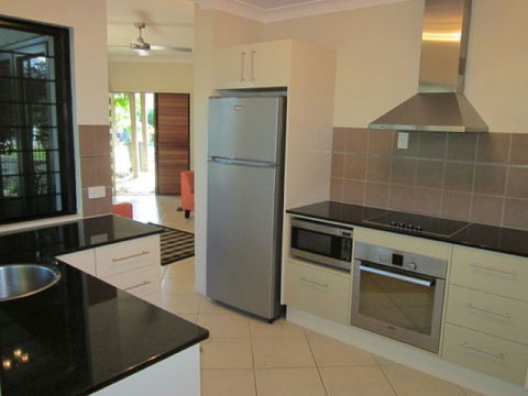 Hai Villa Port Douglas - Kalgoorlie Accommodation 3