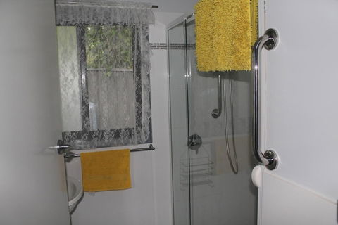Ducati's Bed And Breakfast - Kalgoorlie Accommodation 3