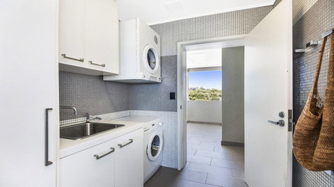 Central Park Level Two - Kalgoorlie Accommodation 1