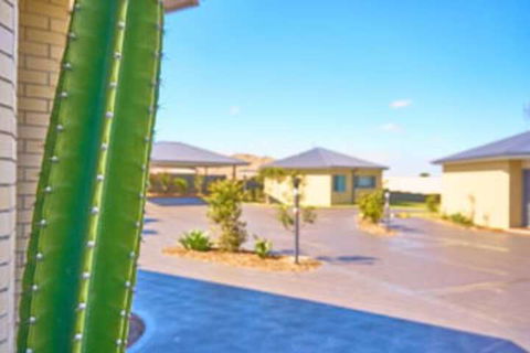 Hunter Oasis - Kalgoorlie Accommodation 0