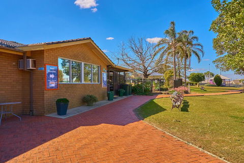Hunter Oasis - Kalgoorlie Accommodation 3