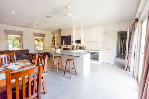 BEL MIREN DUSTY MILLER - Kalgoorlie Accommodation 2