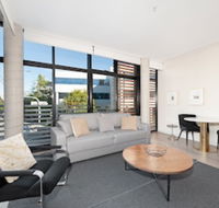 Uber Chic Newtown Designer Pad H392 - Kalgoorlie Accommodation