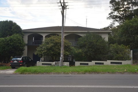 Warrawong Holiday Big Home - Kalgoorlie Accommodation 5
