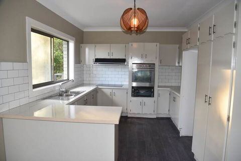Warrawong Holiday Big Home - Kalgoorlie Accommodation 6