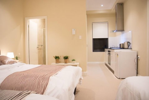 T & M HOUSE - Kalgoorlie Accommodation 2