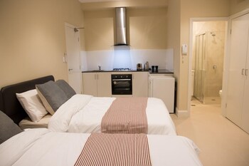 T & M HOUSE - Kalgoorlie Accommodation 3