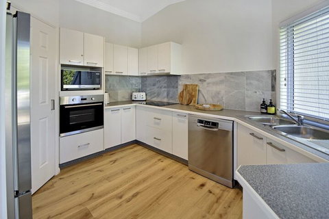 Advance Place - Kalgoorlie Accommodation 2