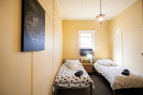 Charleston House - Mathoura - Kalgoorlie Accommodation 6