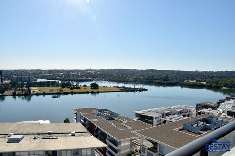 Designer Waterfront Home SH1206 - Kalgoorlie Accommodation 1
