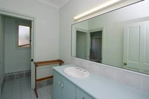 Cook St. 4 Salamander Bay - Kalgoorlie Accommodation 7
