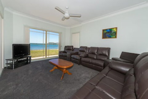 Cook St. 4 Salamander Bay - Kalgoorlie Accommodation 0