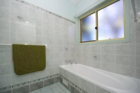 Cook St. 4 Salamander Bay - Kalgoorlie Accommodation 3