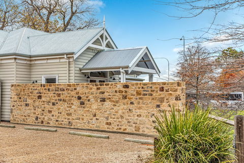 Grandview Accommodation - The Elm Tree Apartments - Kalgoorlie Accommodation 0