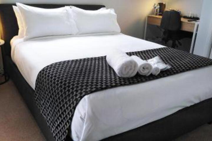 Cranbourne West VIC Kalgoorlie Accommodation