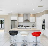 Central Gold Coast Large Modern Elevated Home - Kalgoorlie Accommodation