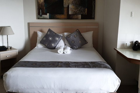 Sydney Hyde Park Paxsafe Apartments - Kalgoorlie Accommodation 6