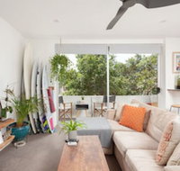 Surf Side Oasis with Balcony near Beach - Kalgoorlie Accommodation