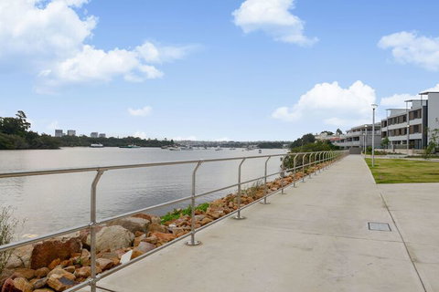 Peaceful Water Side Retreat With Huge Courtyard - Kalgoorlie Accommodation 6