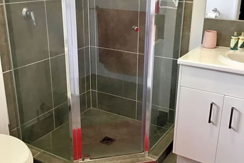 Yandina House - Kalgoorlie Accommodation 4