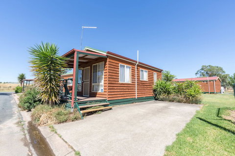 Holbrook Motor Village - Kalgoorlie Accommodation 2