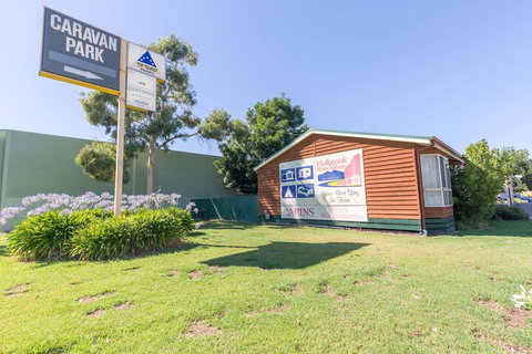 Holbrook Motor Village - Kalgoorlie Accommodation 6