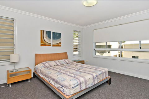 Deep Blue 8 - Kalgoorlie Accommodation 4
