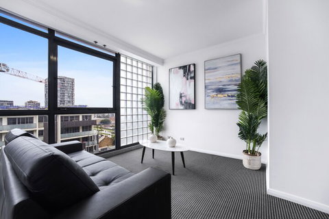 Stylish & Spacious Apt With Double Living Room - Kalgoorlie Accommodation 1