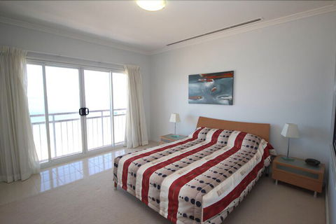 Deep Blue 13 - Kalgoorlie Accommodation 3