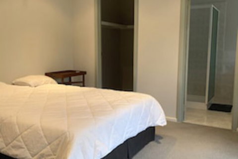 Xcape At The Cape - Kalgoorlie Accommodation 5