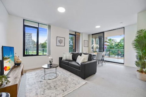 HomeHotel Walking Distance To Train & Westfield - Kalgoorlie Accommodation 0