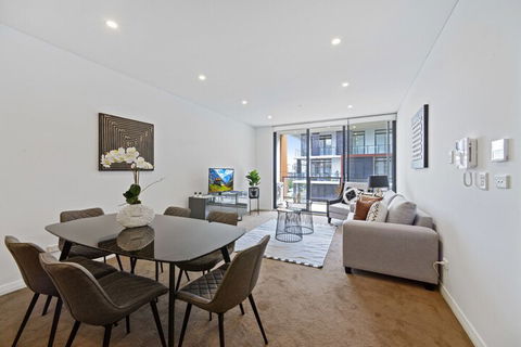 HomeHotel Waterside Luxury & New Residences - Kalgoorlie Accommodation 1
