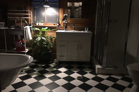 Pop Artist's Concept Store On Darling St - Kalgoorlie Accommodation 4