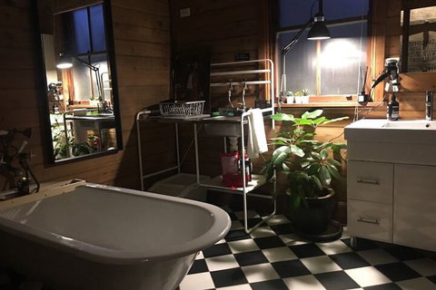 Pop Artist's Concept Store On Darling St - Kalgoorlie Accommodation 2