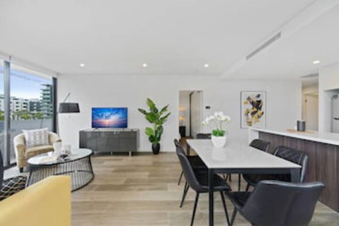 HomeHotel Luxury & Contemporary Apt - Kalgoorlie Accommodation 0
