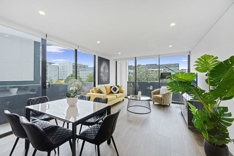 HomeHotel Luxury & Contemporary Apt - Kalgoorlie Accommodation 7