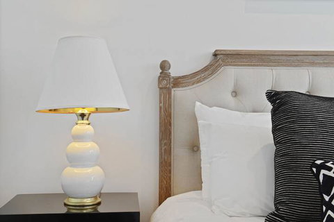 HomeHotel Luxury & Contemporary Apt - Kalgoorlie Accommodation 3
