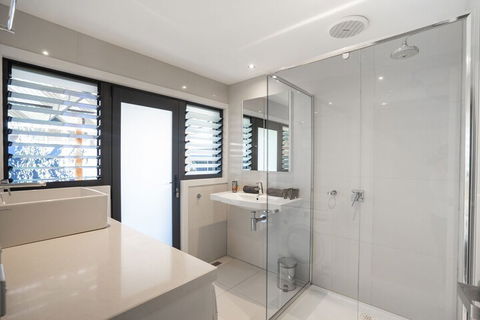 Lux On Main - Kalgoorlie Accommodation 4