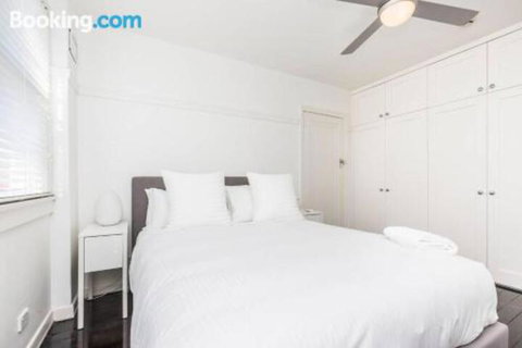 Two Bedroom Apartment In Elizabeth Bay & Potts Point - Kalgoorlie Accommodation 3