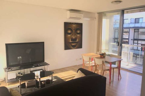 One Bedroom Apartment In Marrickville - Kalgoorlie Accommodation 7