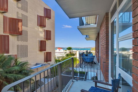 HomeHotel Urban Retreat In Secure Boutique Block - Kalgoorlie Accommodation 5
