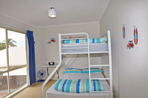 THE Esplanade 4 Free Wifi & Foxtel - Kalgoorlie Accommodation 1