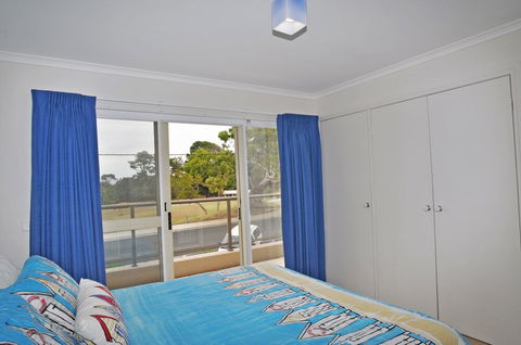 THE Esplanade 4 Free Wifi & Foxtel - Kalgoorlie Accommodation 6