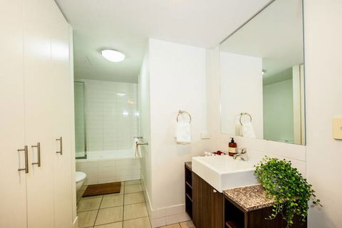 CBD African Charm, Story Bridge & River Views - Kalgoorlie Accommodation 2